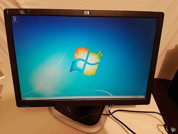 HP L2245wg 22" 1680x1050 LCD Monitor HSTND-2371-B Näyttö