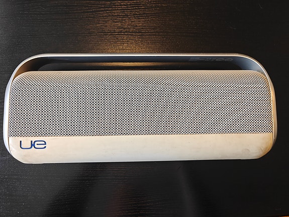 Logitech UE Boombox (Uusi akku)