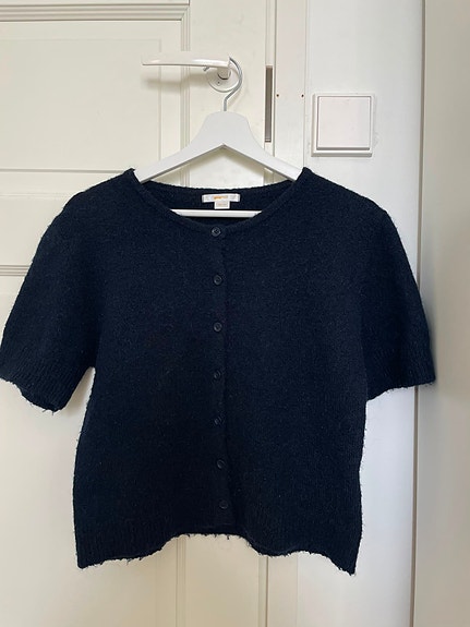 Gina tricot lyhythihainen neule