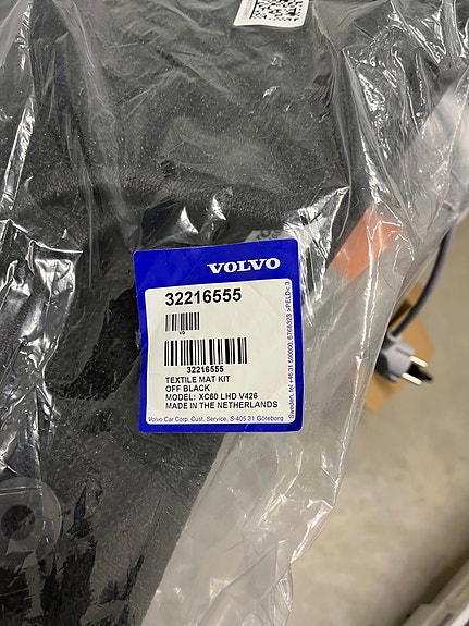 Volvo tekstiilimatot XC 60 32216555 musta