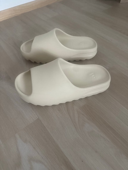 Yeezy slides koko 40-42 US 8