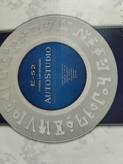 Autostudio e-52 kaijuttimet
