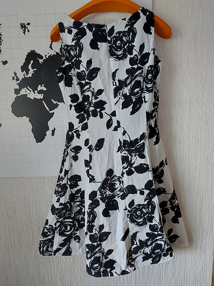 Ihana kellohelmainen mekko, koko M