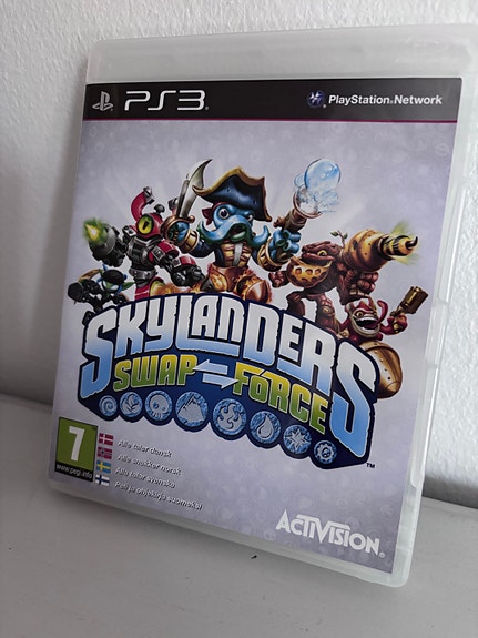 PS3 Skylanders Swap Force peli ja portaali