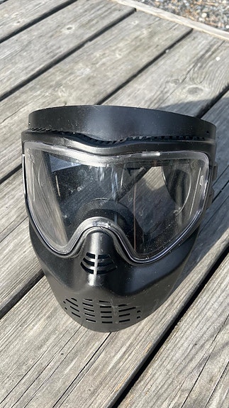 Musta paintball- / airsoft-suojamaski