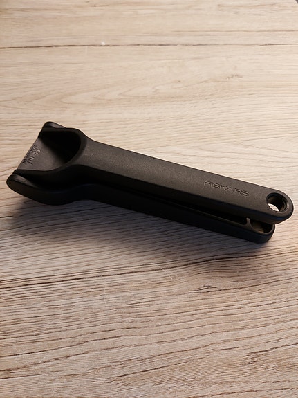 Fiskars valkosipulinpuristin