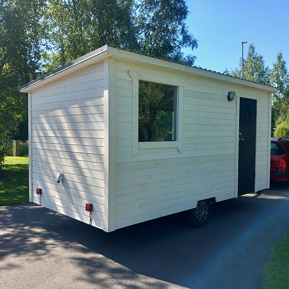 Vedettävä vierasmaja