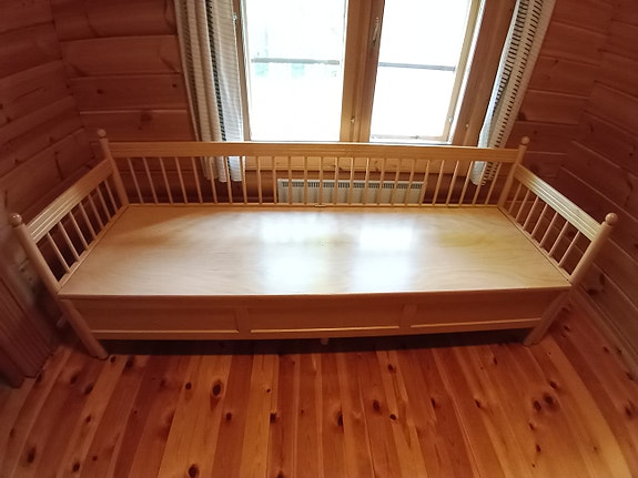 Levitettävä puusohva, koivua