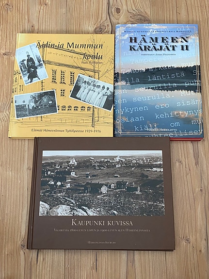 3 Hämeenlinna-aiheista kirjaa