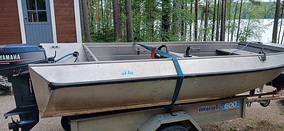 Sun buster + 20 hv yamaha sähkö startti