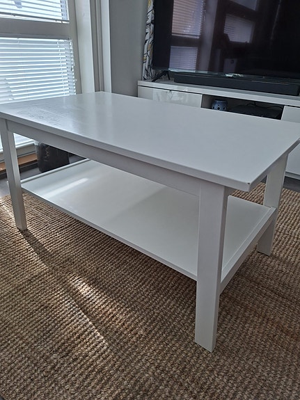 Ikea valkoinen tukeva sohvapöytä