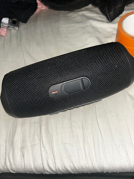 JBL Bluetooth-kaiutin musta