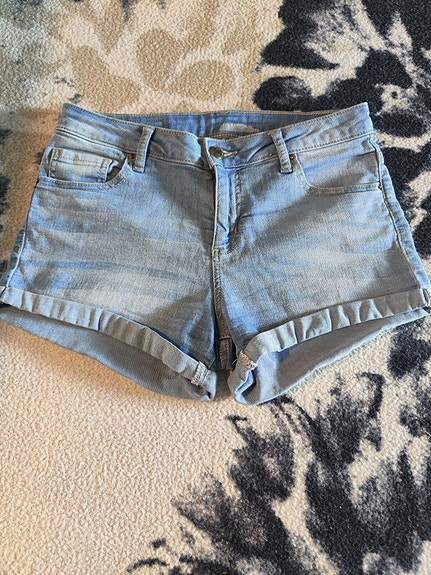 Farkku shortsit