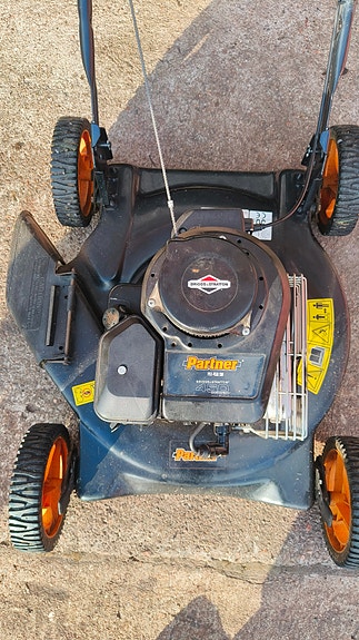 Ruohonleikkuri Partner