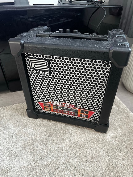 Roland Cube 15XL kitaravahvistin
