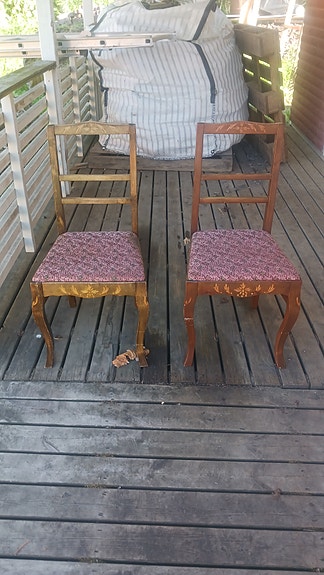 kaksi vanhaa toolia
