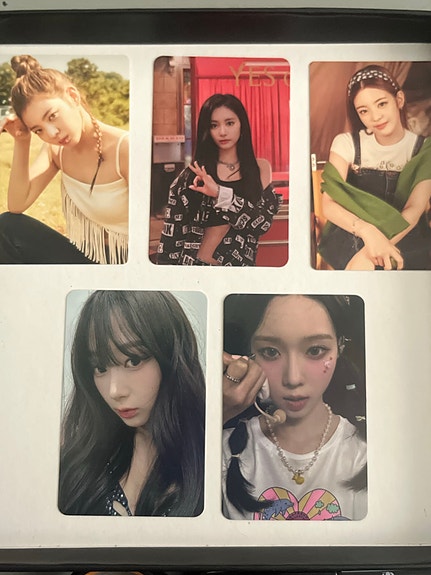 K-pop photocardeja