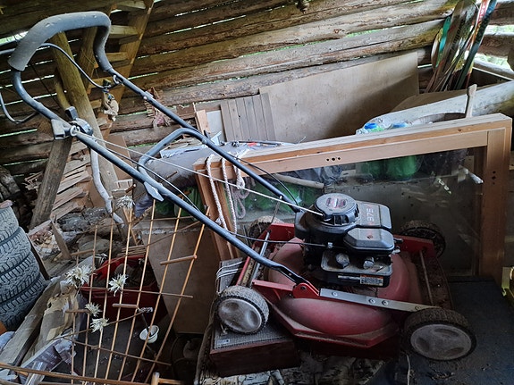 Briggs & Stratton bensiiniruohonleikkuri