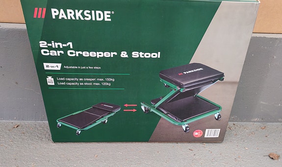 Myydään uusi Parkside 2-in-1 Car Creeper & Stool.