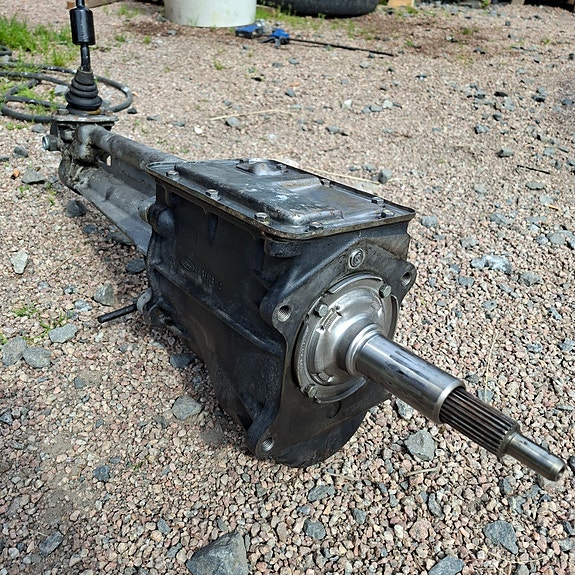 Ford OHC 4 -vaihteinen iso laatikko irrotettavalla kytkinkopalla