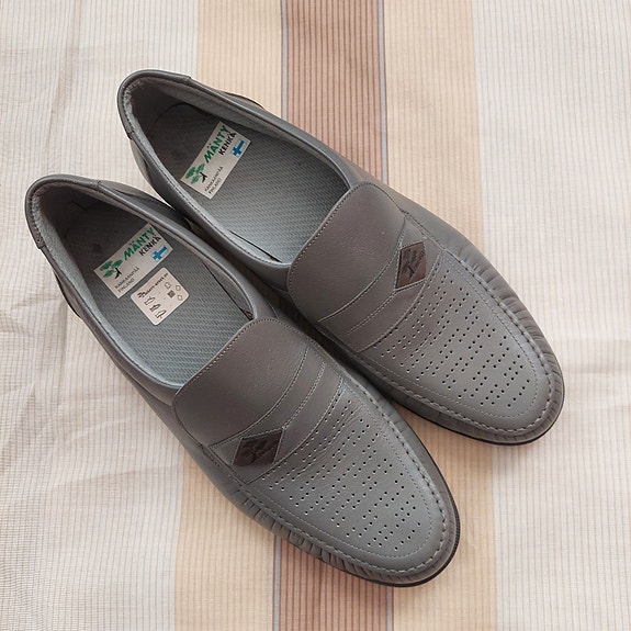 Nahkaiset MÄNTY-KENKÄ miesten loafers-kengät koko 46 harmaa
