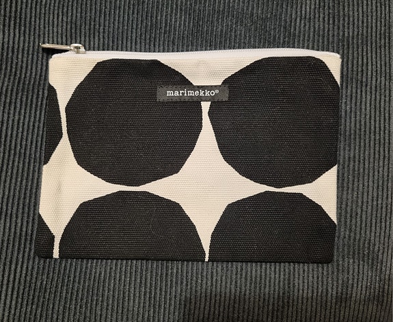 MARIMEKKO Kivet pussukka