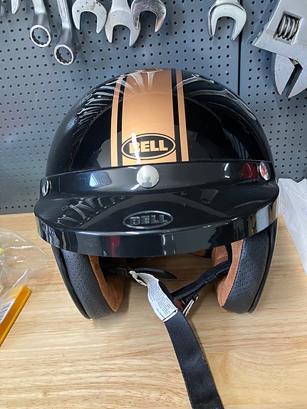 Bell Custom 500 avokypärä M musta kupariraita. Viisi kertaa käytetty