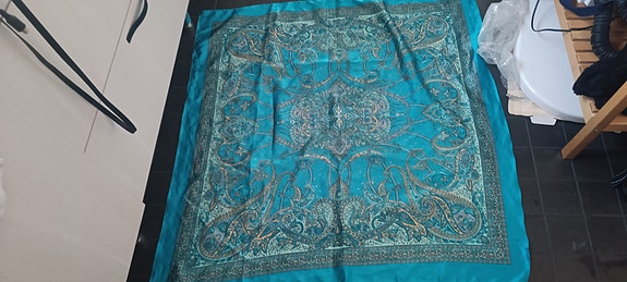 turkoosi huivi