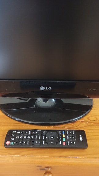 LG  27" Full HD Monitori TV