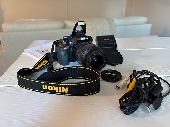 Nikon D3200 - Musta + Nikon AF-S DX Nikkor 18-55 mm f/3.5-5.6GII
