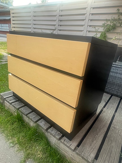 Muurame lipasto 80 cm – musta/koivu