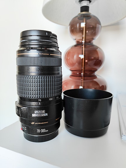 Canon EF 70-300mm f/4-5.6 IS USM telezoom objektiivi