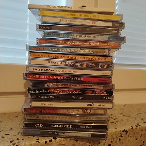 Suomi rock yms CD-eitä.