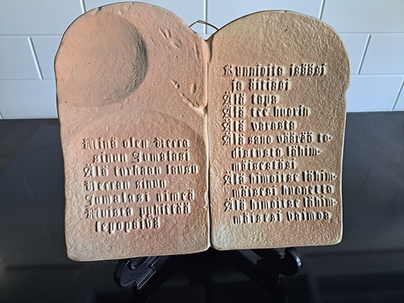Kymmenen käskyä seinätaulu