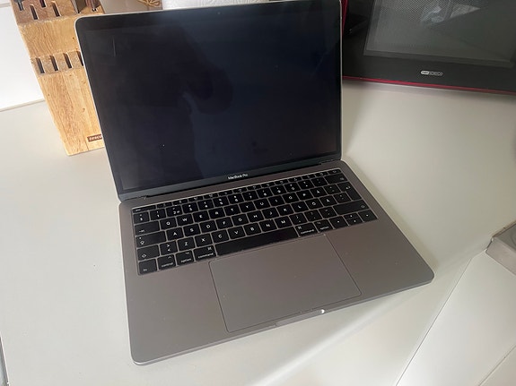 Apple MacBook Pro  A1708