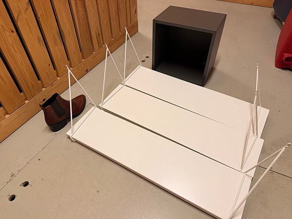 Ikea seinähyllyt
