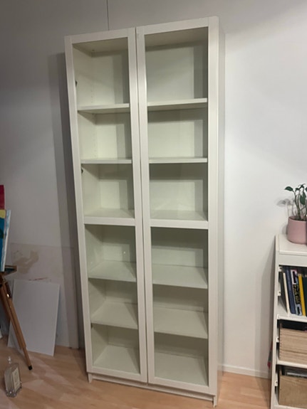 Ikea billy vitriinikaappi
