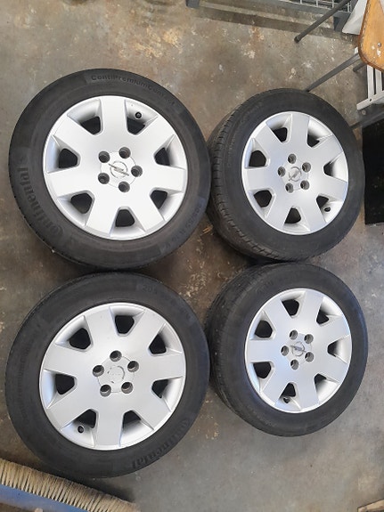 Opel Intra 16x7' 5x110 alumiinivanteet kesärenkailla