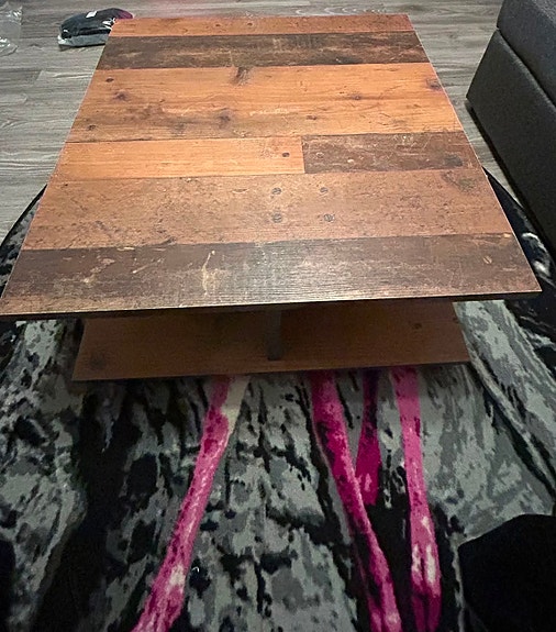 Sohvapöytä säilytyslaatikolla 70 × 70 cm