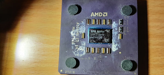 AMD Athlon 1400 MHz (Socket A / 462) – Siisti AYHJA / Retro PC