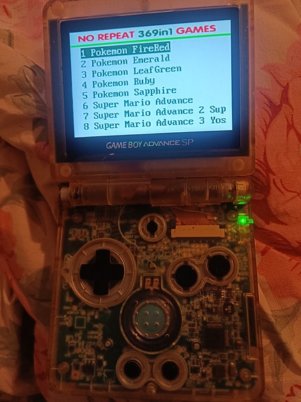 Gameboy Advance SP 2000mah tehoakulla+muuta kivaa!