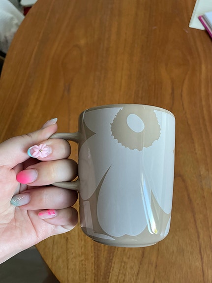 Marimekko Oiva muki beige Unikko-kuvio