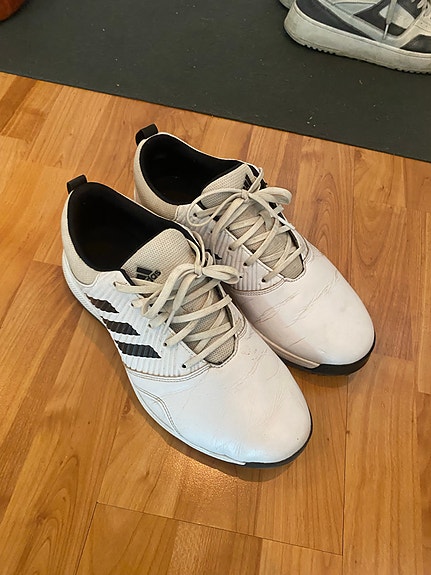 Adidas golfkengät