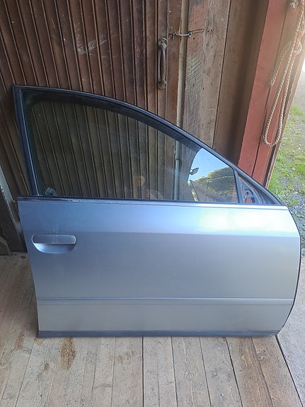 Audi a6 c5 etuovi oikea