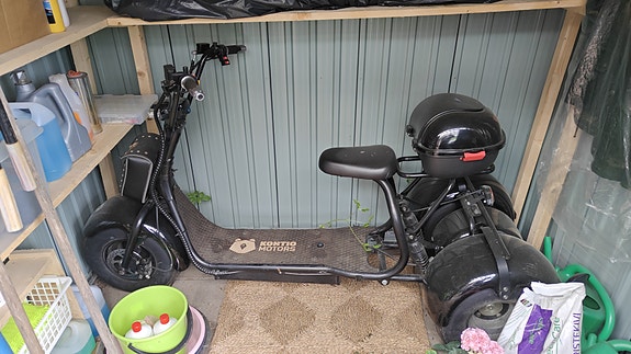 Kontio Kruiser Trike sähköskootteri musta