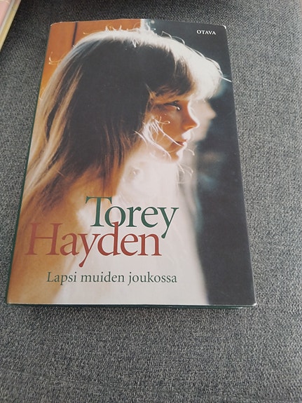 Torey Hayden kirja Lapsi muiden joukossa
