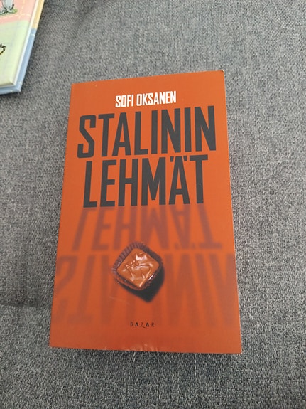 Sofi Oksanen Stalinin lehmät pokkari
