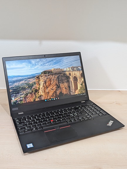 ThinkPad T590 | i7 CPU + Nvidia GPU | 32GB RAM | UUSI akku