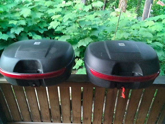 Kappa moottoripyörän sivulaukut ja kiinnikkeet