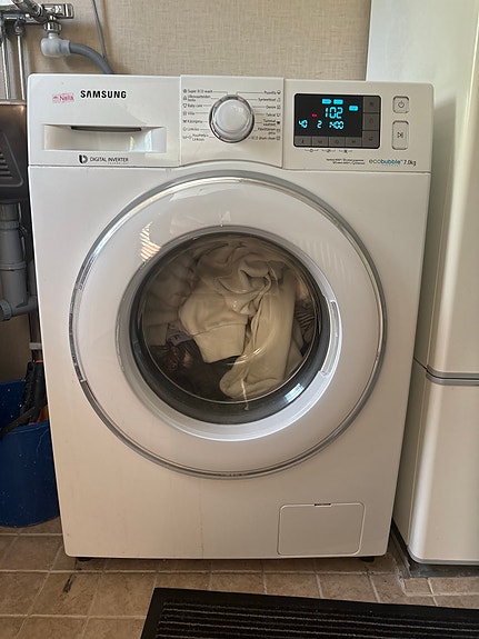 Samsung edestä täytettävä pesukone 7 kg valkoinen